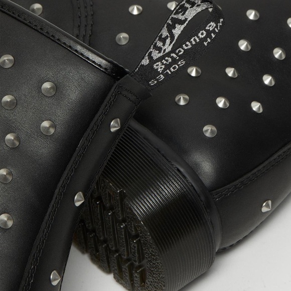 NEW DR MARTENS 1460 STUD WANAMA LEATHER LACE UP BOOTS - Picture 7 of 8